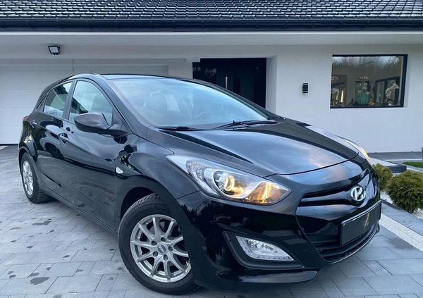 Hyundai I30 cena 33900 przebieg: 150000, rok produkcji 2013 z Radzymin małe 172